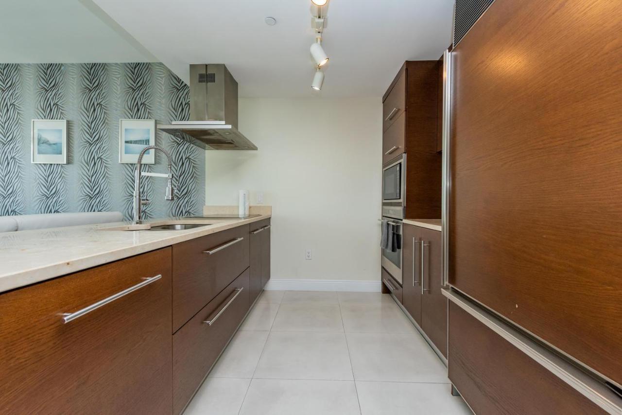 Business Lux Icon Tower Apartamento *